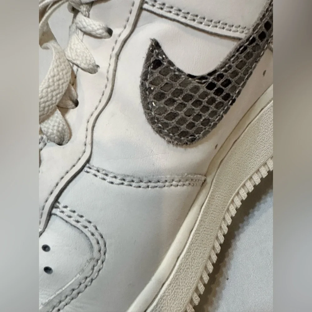 Nike Women's Air Force 1 '07 
